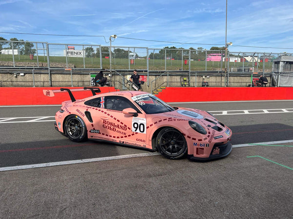Roaring into the Finale: Rosland Unveils Iconic Pink Pig Livery