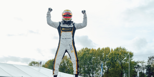 BRANDS HATCH – PODIUMS & CHAMPIONS!